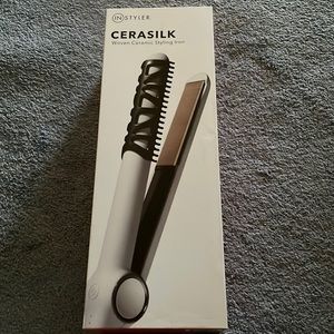 Instyler Cerasilk woven ceramic styling iron